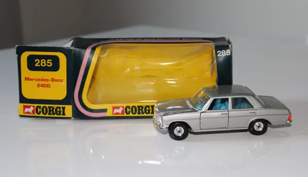 Corgi Mercedes Benz - Image 3