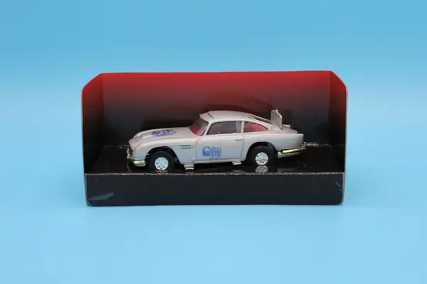 Corgi Aston Martin DB5 - Image 2