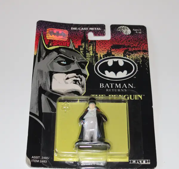 ERTL Batman Returns Penguin Diecast Metal Figure