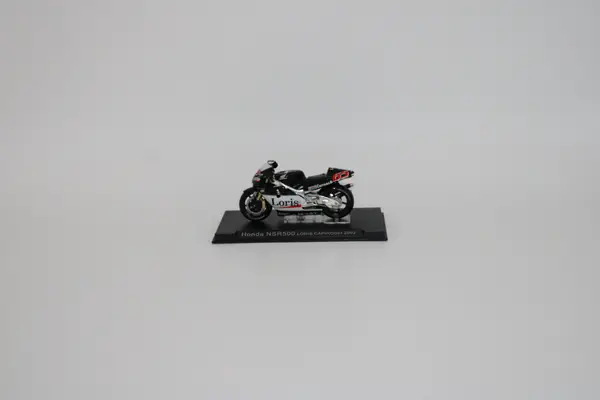 Deagostini Champion Racing Bikes Honda NSR500 LORIS CAPIROSSI 2002 - Image 2