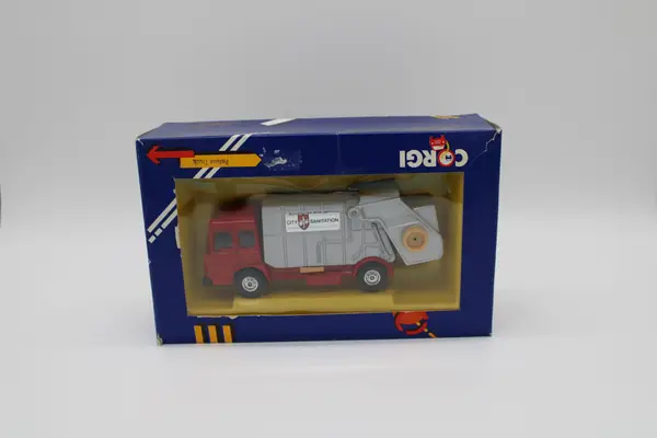 Corgi Refuse Truck - Image 4