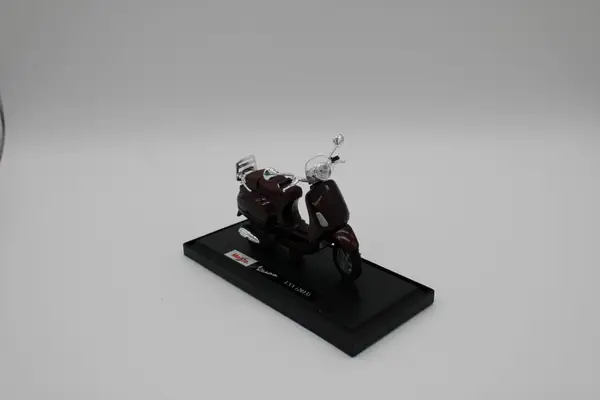 Maisto Vespa LXV 2013