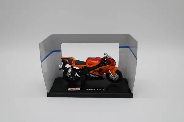 Maisto Special Edition Yamaha YZF R7 - Image 2