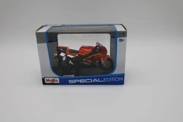 Maisto Special Edition Yamaha YZF R7 - Image 4