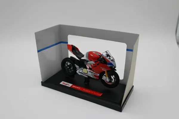 Maisto Panigale V4 S Corse - Image 3