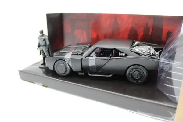 Jada Batman and Batmobile - Image 4