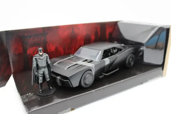 Jada Batman and Batmobile - Image 3