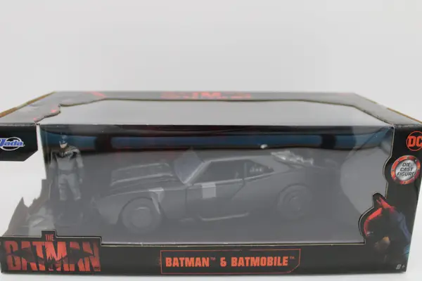 Jada Batman and Batmobile - Image 5