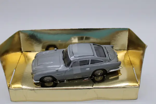 Corgi James Bond Aston Martin Thunderball - Image 2