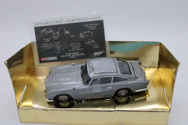Corgi James Bond Aston Martin Thunderball - Image 4