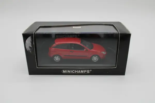 Minichamps Ford Focus Red - Image 5