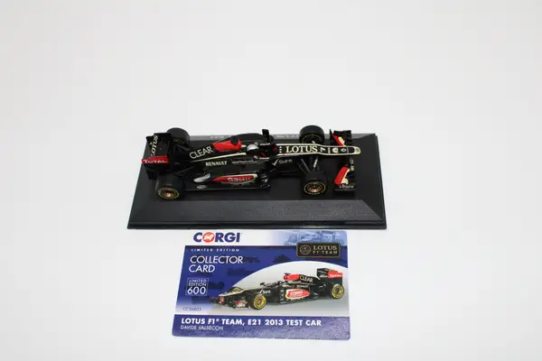 Corgi Lotus F One Team Renault - Image 4