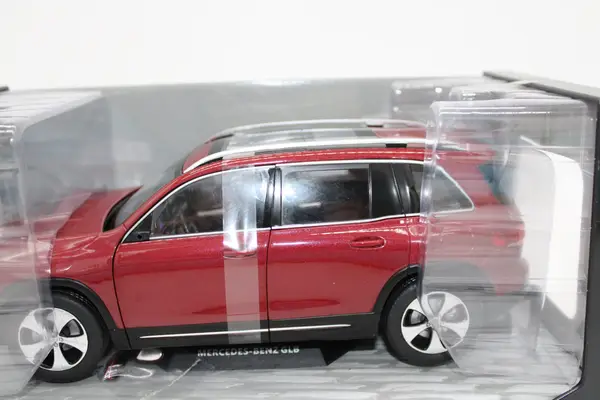 Solido Mercedes GLB Patagonie Red