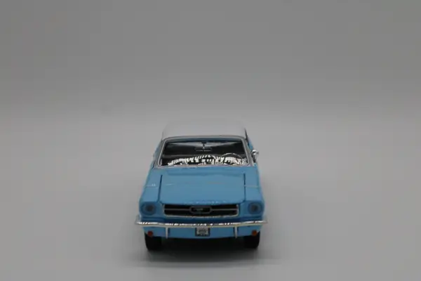 Motormax Ford Mustang Thunderball - Image 3