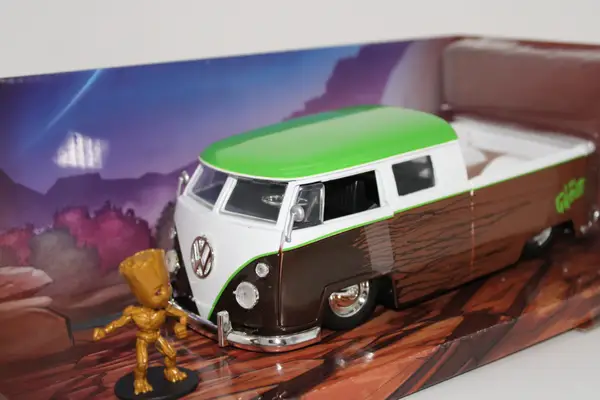 Jada 1963 VW Microbus With Groot Figure Marvel Guardians Of The Galaxy - Image 3