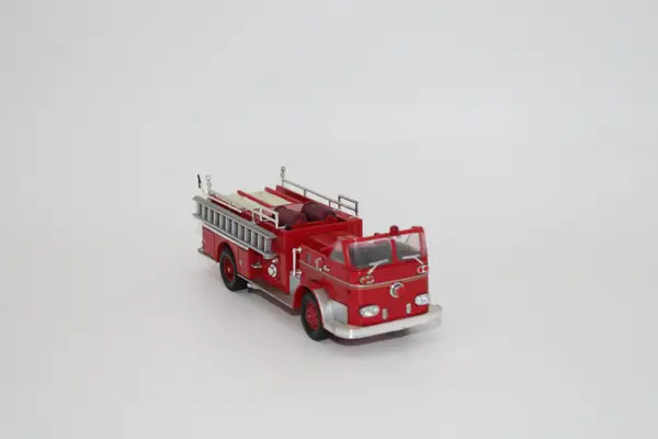 Corgi Heroes Under Fire Seagrave K Open Cab Pumper Engine Co 9 Kansas City MO - Image 3