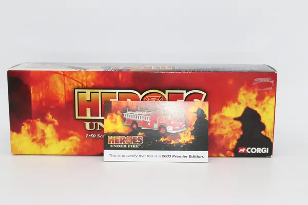 Corgi Heroes Under Fire Seagrave K Open Cab Pumper Engine Co 9 Kansas City MO - Image 5
