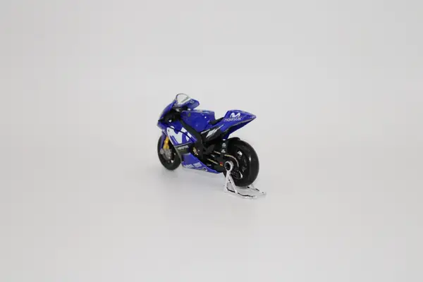 Maisto Yamaha Yzr M1 Movistar Yamaha No 46 Rossi - Image 4