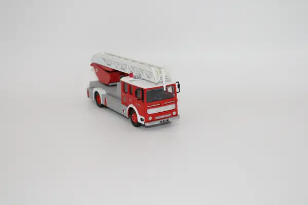 Corgi Classics 97361 AEC Turntable Ladder New Zealand Fire Brigade - Image 3