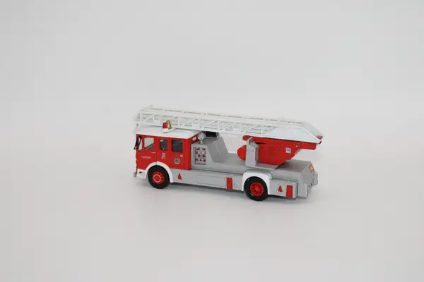 Corgi Classics 97361 AEC Turntable Ladder New Zealand Fire Brigade - Image 4