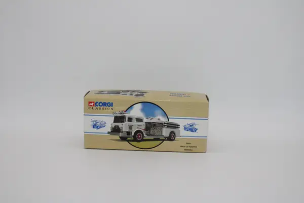 Corgi Classics 98451 Mack CF Pumper Berwick Fire Truck - Image 5