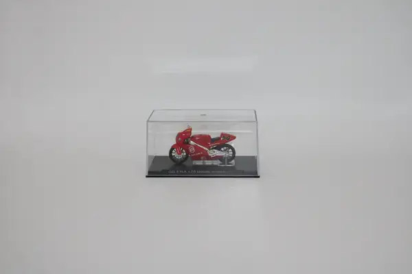 Deagostini Gilera 125 Manuel Poggiali 2001 - Image 4