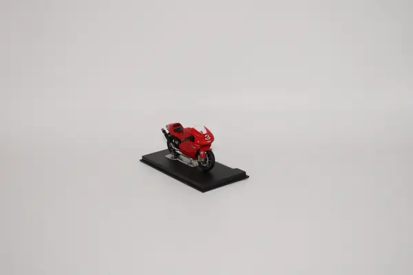 Deagostini Max Biaggi Yahaha YZR-MI Racing Motorcycle - Image 3