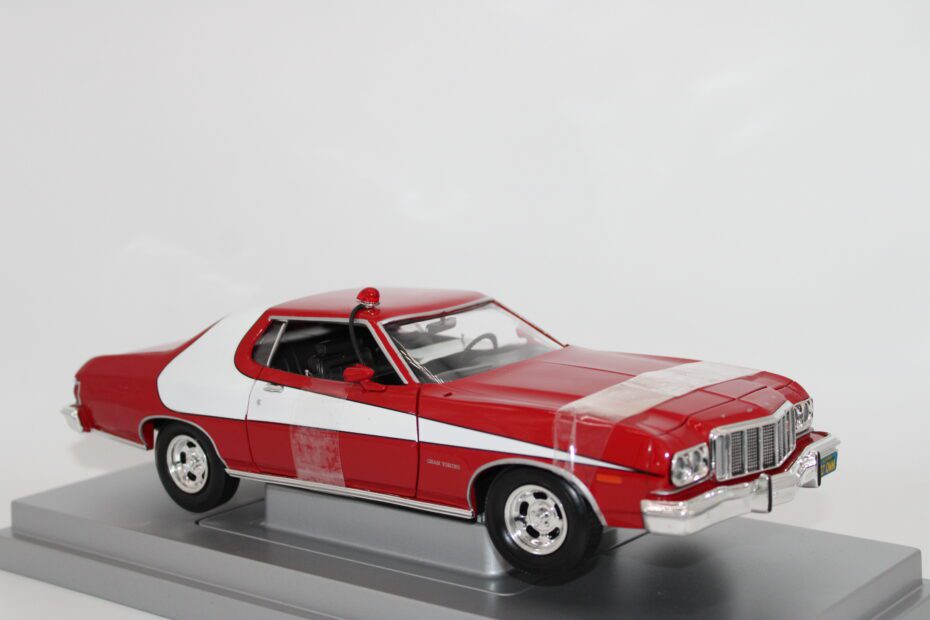 Red and white Joyride RC2 Starsky & Hutch Ford Gran Torino diecast car