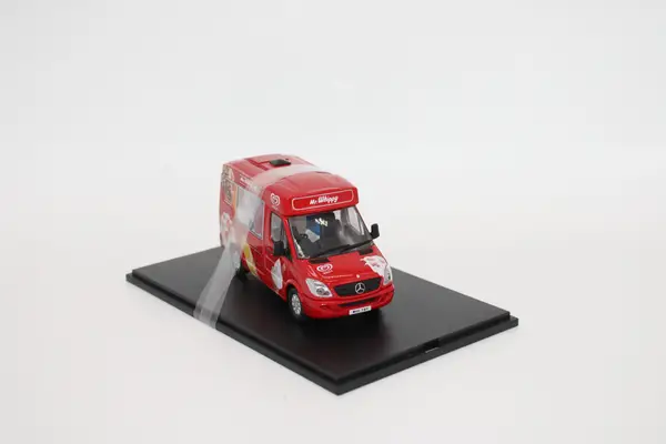 Oxford Diecast Mercedes Mr Whippy Ice Cream Van No OX43WM001 - Image 4
