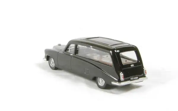 Oxford Diecast 76DS002 Daimler DS420 Hearse in Black - Image 3