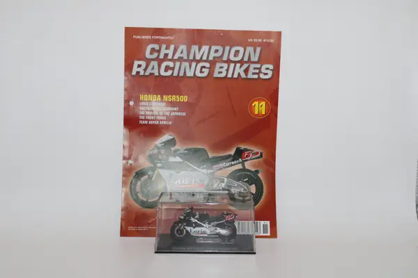 Deagostini Champion Racing Bikes Honda NSR500 LORIS CAPIROSSI 2002 - Image 6