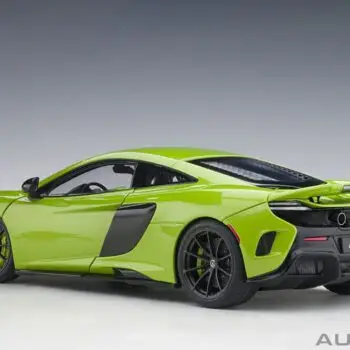 Autoart No 76049 McLaren 675LT Napier Green s-l1600