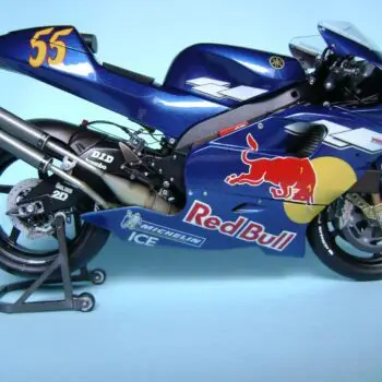 IXO Yamaha YZR500 Gauloises Red Bull No55 500cc 2000 R Laconi dsc07579