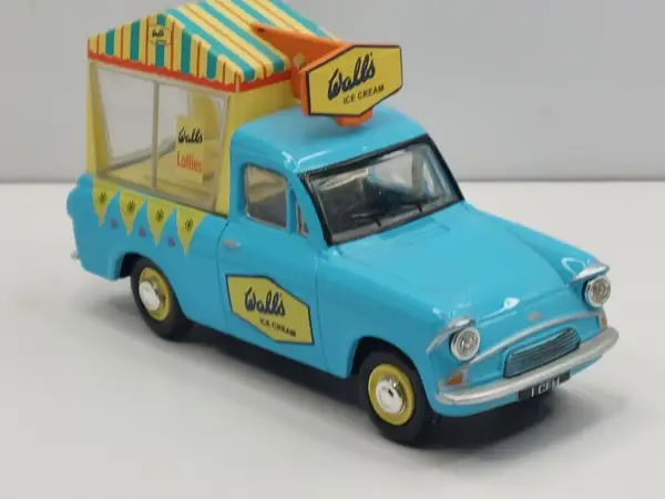 Oxford Diecast ANG002P Walls Ice Cream Van Club Releases-l1600 (3)