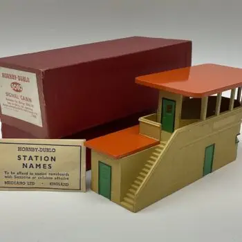 Hornby Dublo Signal Cabin 5080 Green Roof Metal Building 2240c2d2-964f-4cf4-b128-654687756f95
