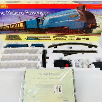 Hornby A boxed OO gauge The Mallard Passenger Set R1103 3b3f26fe-dc4a-4d18-81ba-b0b5010282ac