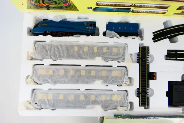 Hornby A boxed OO gauge The Mallard Passenger Set R1103 - Image 5