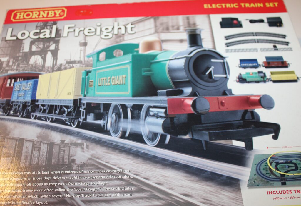 Hornby OO Gauge Local Freight Set R1085 IMG_1445