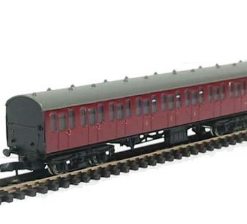 Graham Farish Mk1 57ft Suburban Composite Coach in BR Crimson